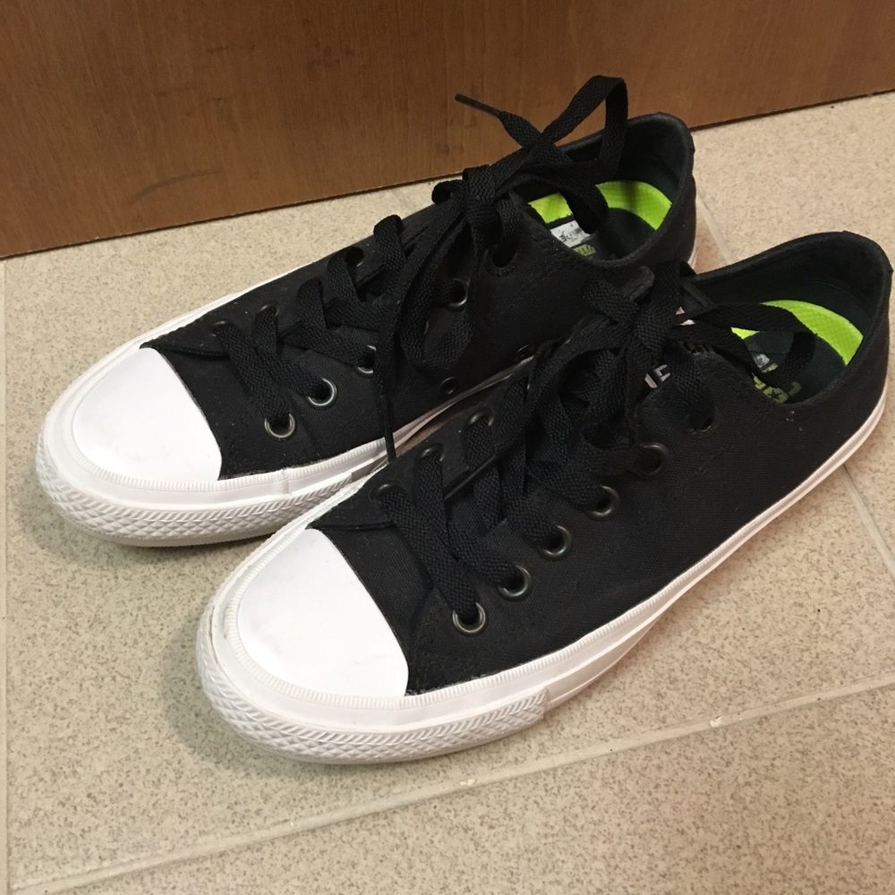 Converse Chuck Taylor II women’s Size 7